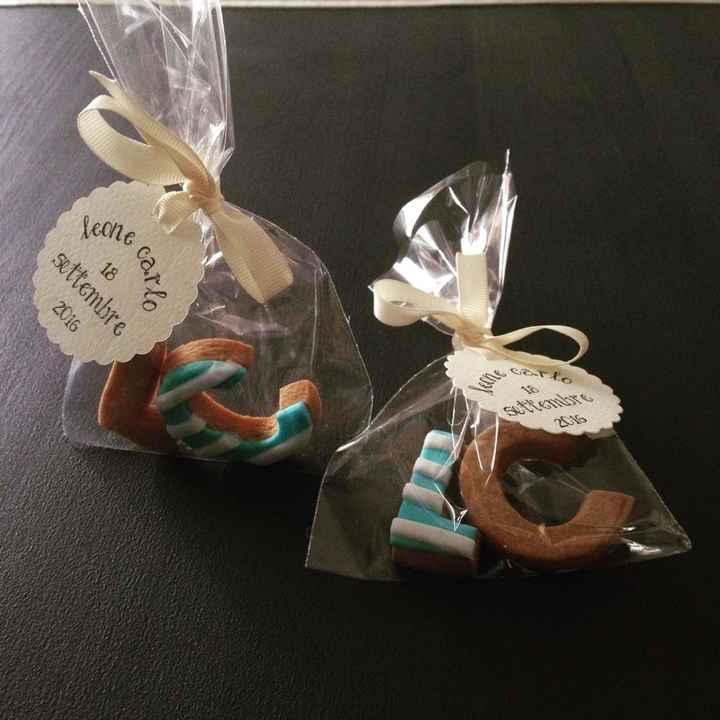 Biscottini con le iniziali del bimbo per gli invitati