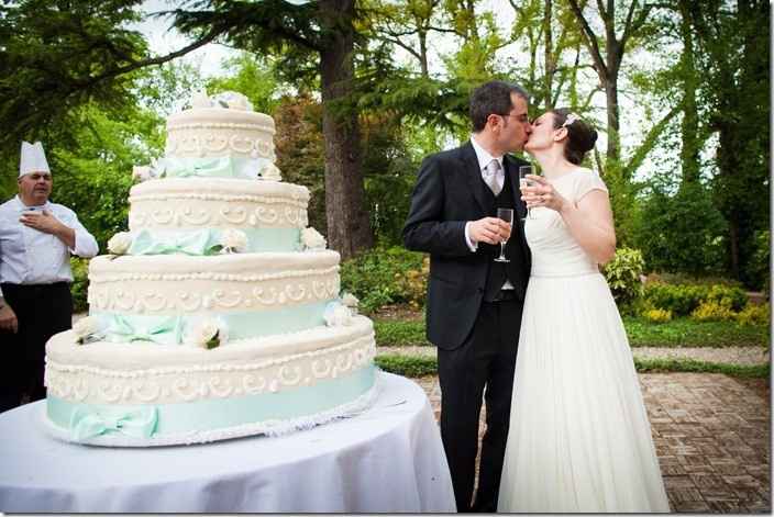 Torta bianca con nastri Tiffany