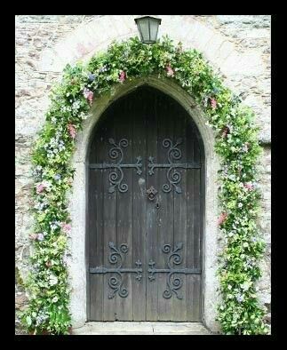 Chiesa , arco all'ingresso - 1