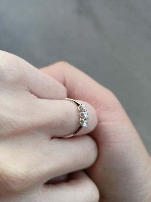 Come è il vostro anello di fidanzamento?? 1