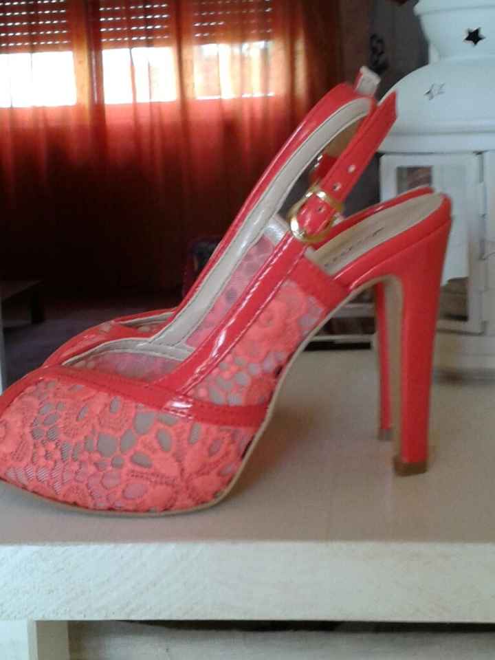 Le scarpe non solo vanno provate... - 1