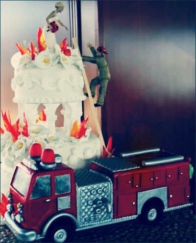 Quale statuina metterete sopra la torta? - 1