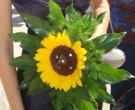 Novità tendenza e se il cuscino portafedi fosse fatto di fiori veri? - 1