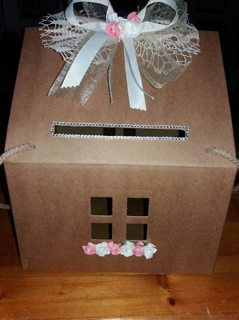 Casetta portabuste - 1