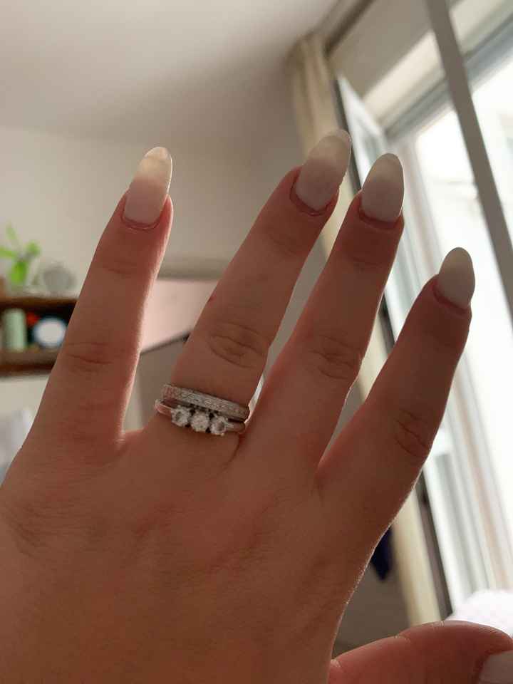 E ora mostraci una foto del tuo anello di fidanzamento! - 1
