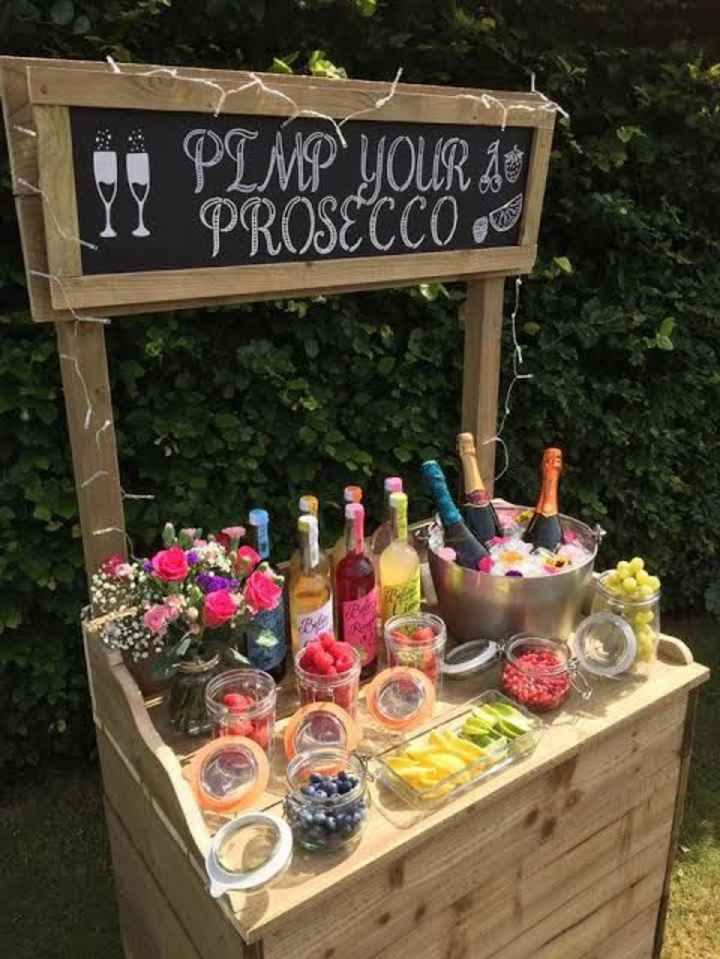 Open bar con intrattenimento 😅 - 1