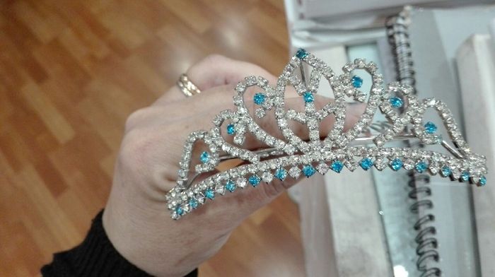  Belle sposine tra i capelli cosa metterete?fiori,diadema o..? - 1