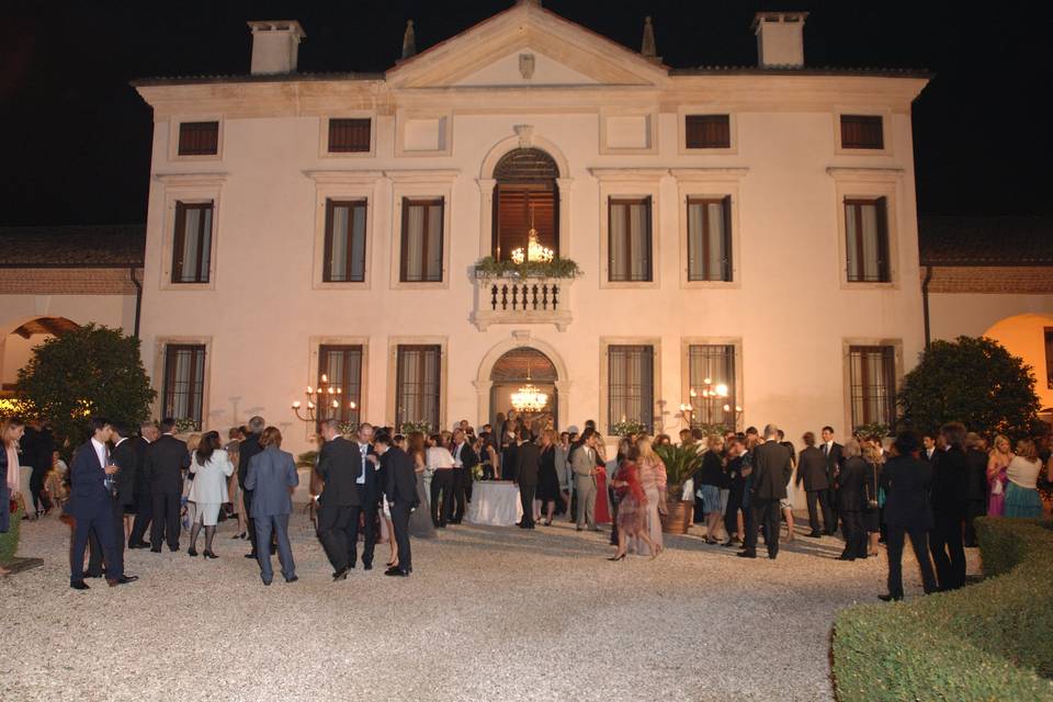 Veduta laterale della villa