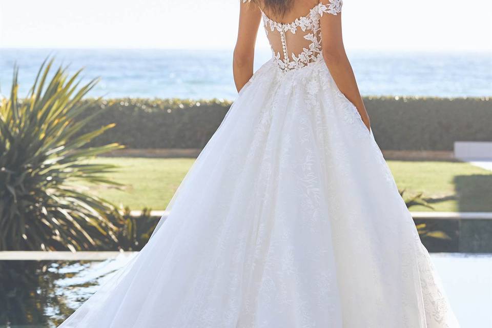 Pronovias barcelona 2023