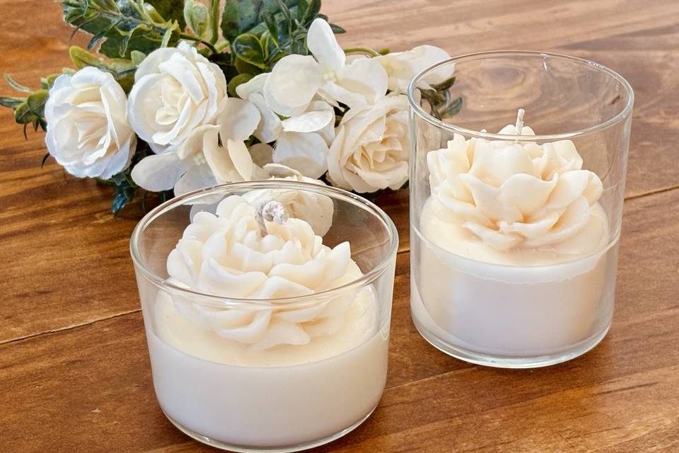 Candele fiori bianchi