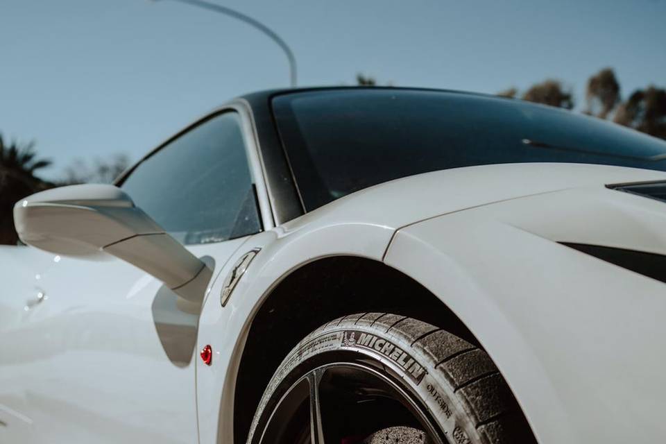 Ferrari 458 italia bianca