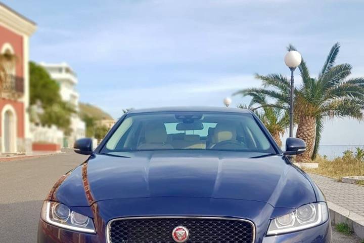 Jaguar xf blu