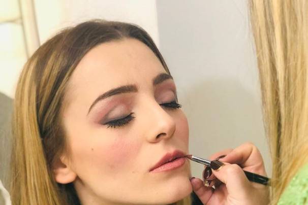 Sara Make Up