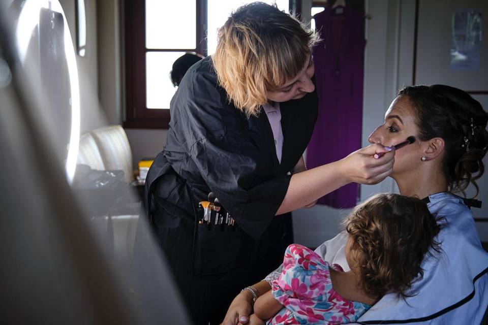 Preparazione makeup sposa