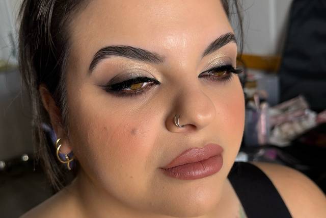 Make-up occhio allungato