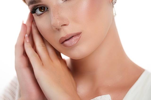 Dami Glam Make-up