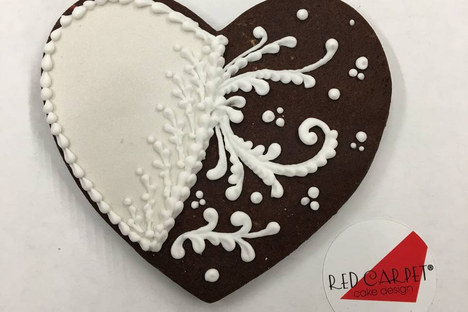 Filet heart wedding biscuit