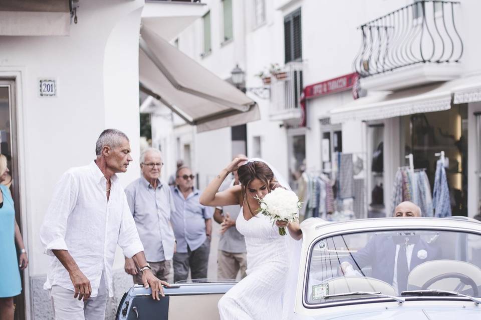 The bride's arrival