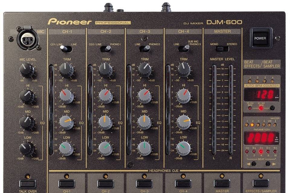 Mixer pioneer djm600