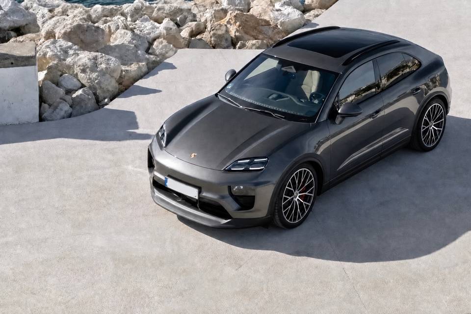 Pendo Luxury Wedding Car