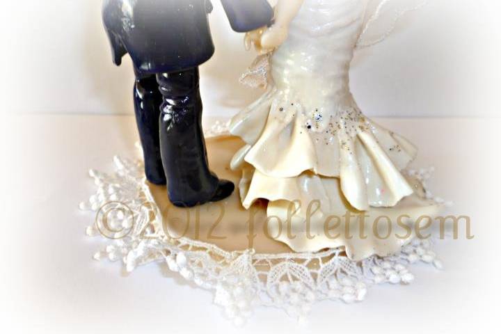 Cake topper personalizzato: Eleganza e semplicità