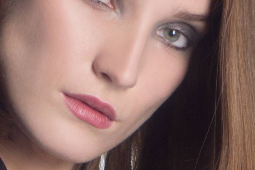 Luana Giberti Make-Up and Hair