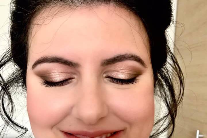 Trucco su Eleonora