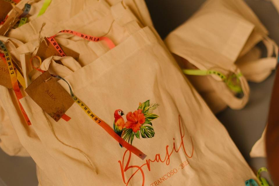 Moon tote