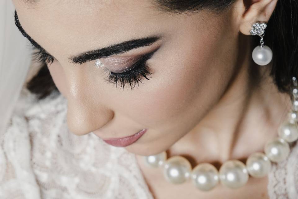 Bridal make-up