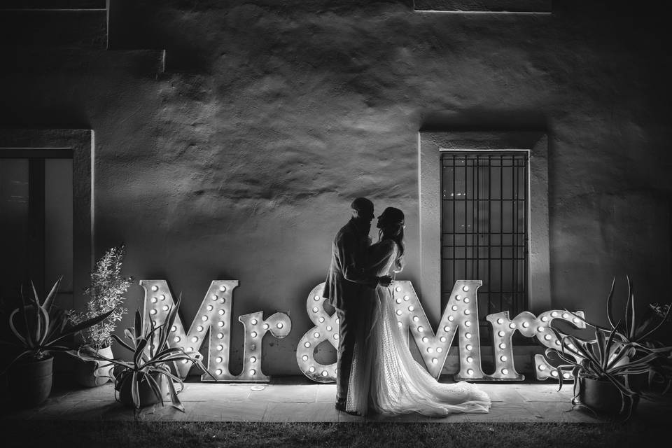 Mr & Mrs