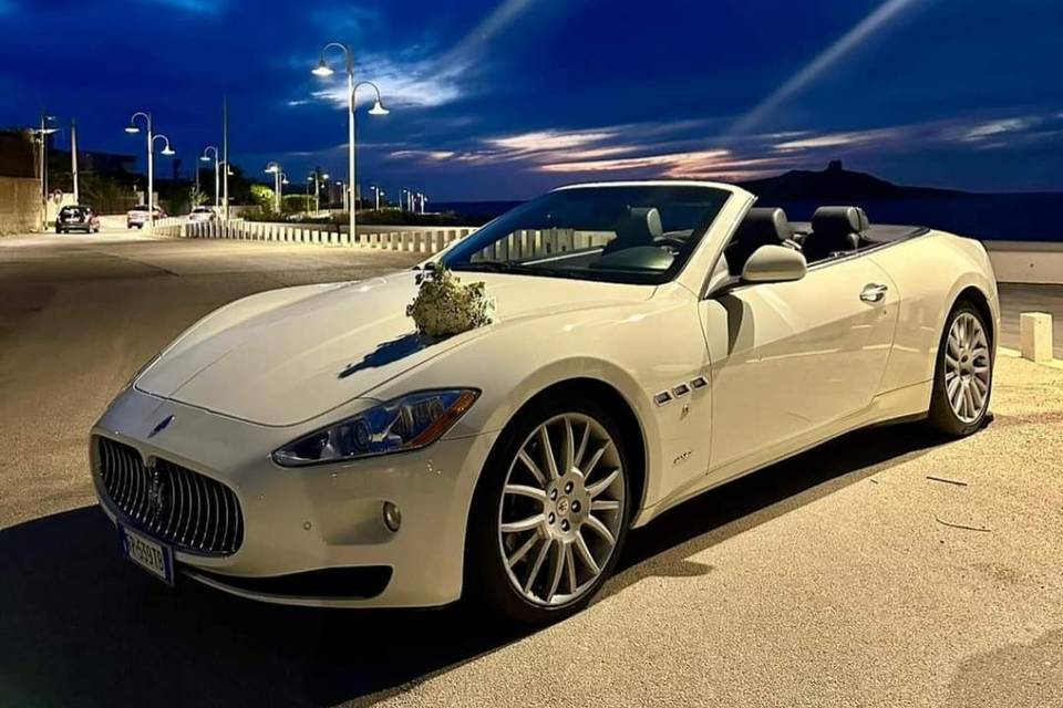 Maserati grancabrio bianca