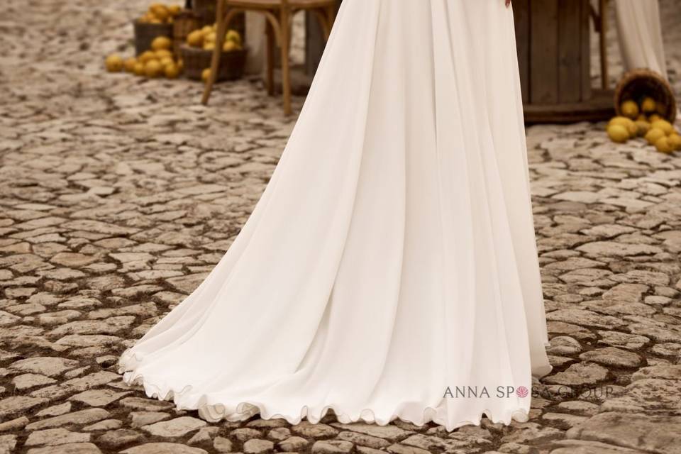Abito in tulle e corpetto nude