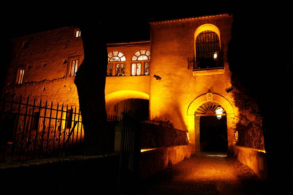 Accesso al Castello by night