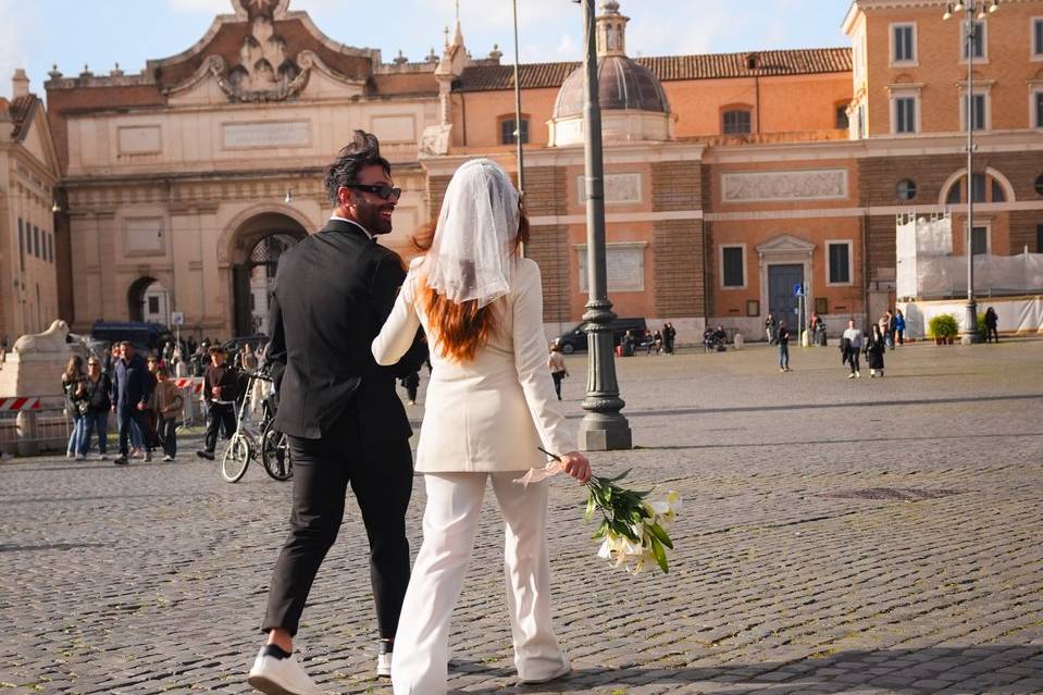 Modern elopement through Rome.