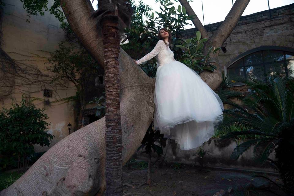 Abito da sposa largo in tulle