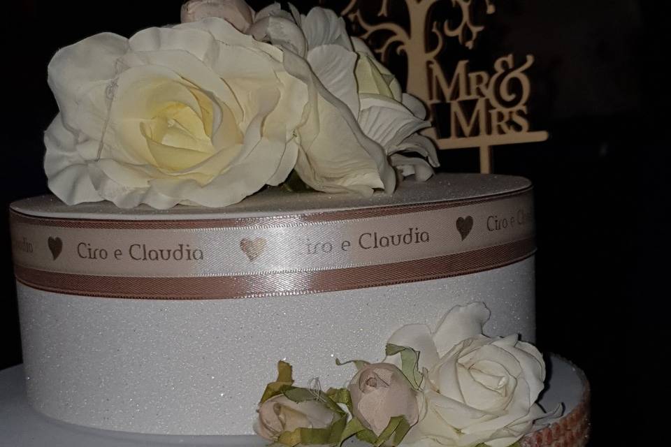 Torta con nastri personalizzat