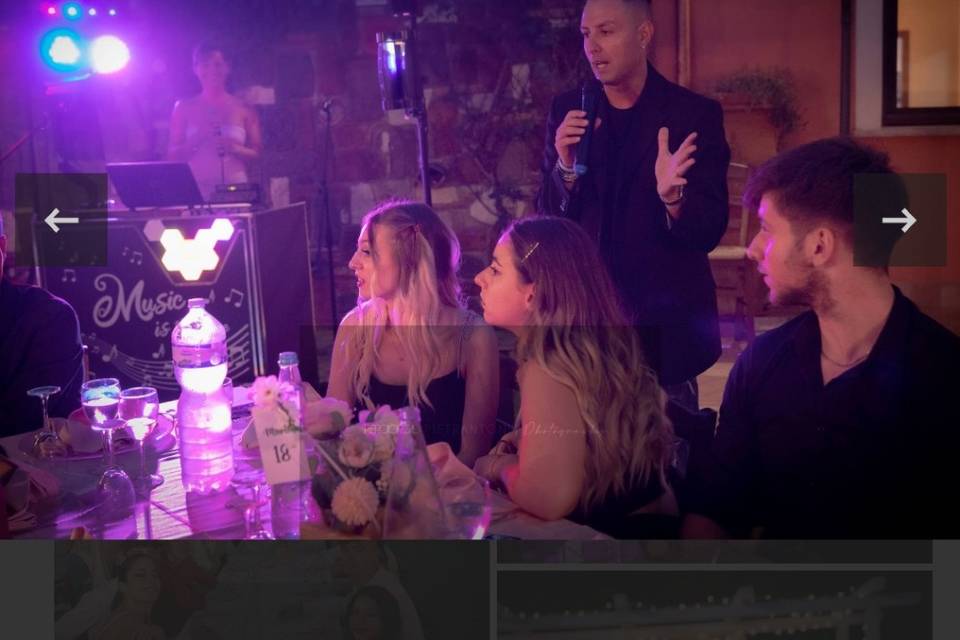 Ale mentre anima la serata