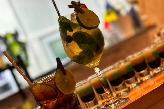 Cocktail bar
