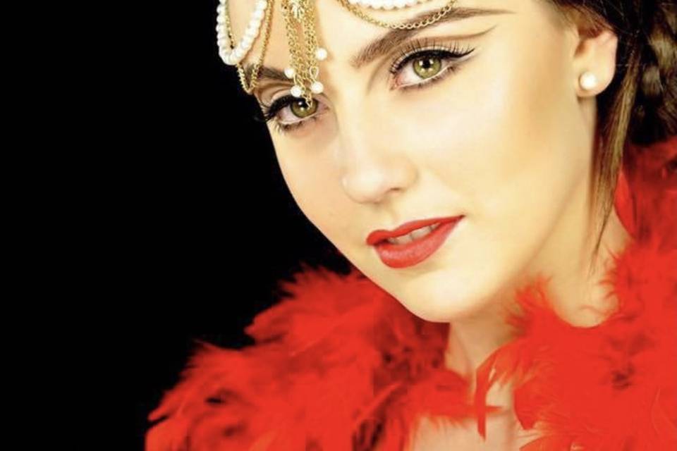 Moulin rouge makeup
