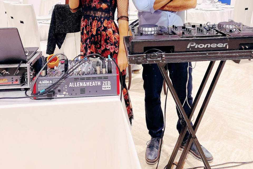 Alina Caruso - Live Music & Dj set