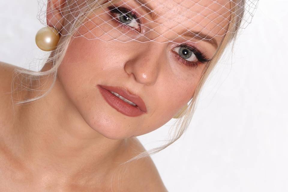 Romantic makeup and hair