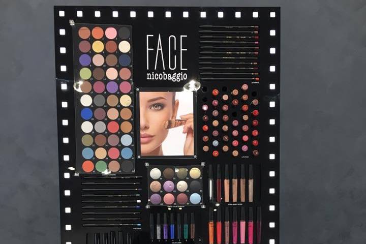 Espositore trucco