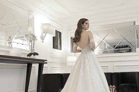 Abito sposa linea A in pizzo