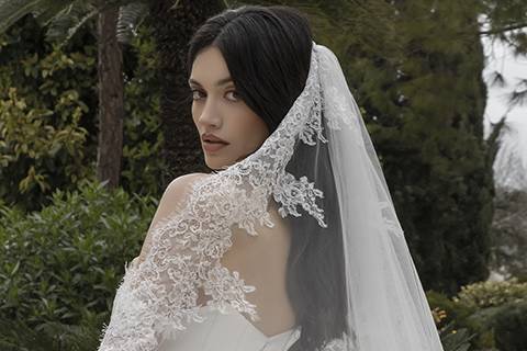 Velo sposa tulle e pizzi prezi