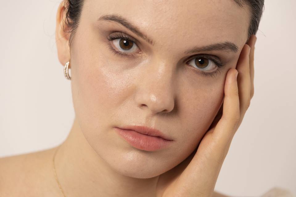 Tucco e acconciatura sposa