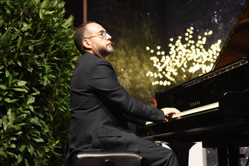 Marco on Pianio