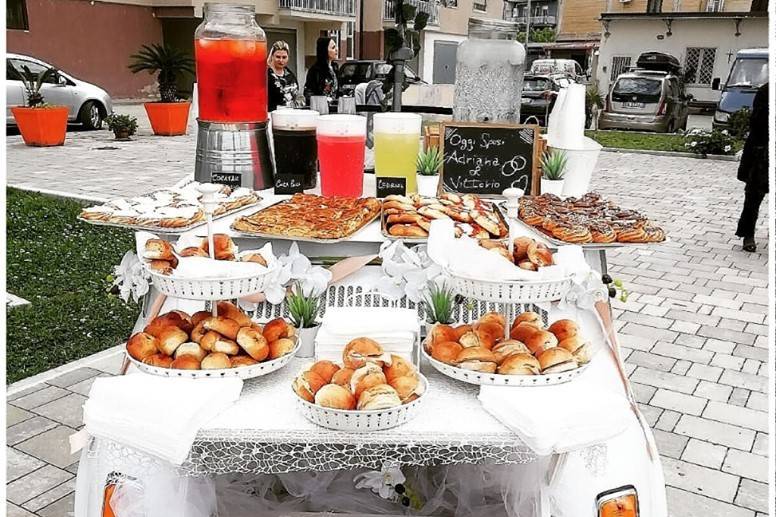 Fuori chiesa aperitivo