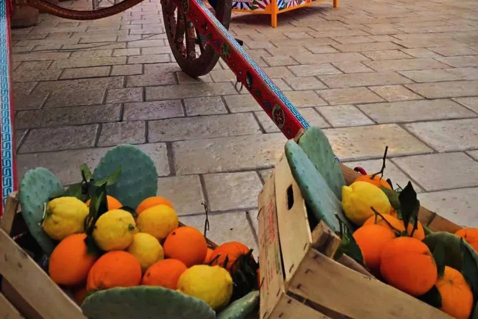 Carretto e bancarelle siciliane