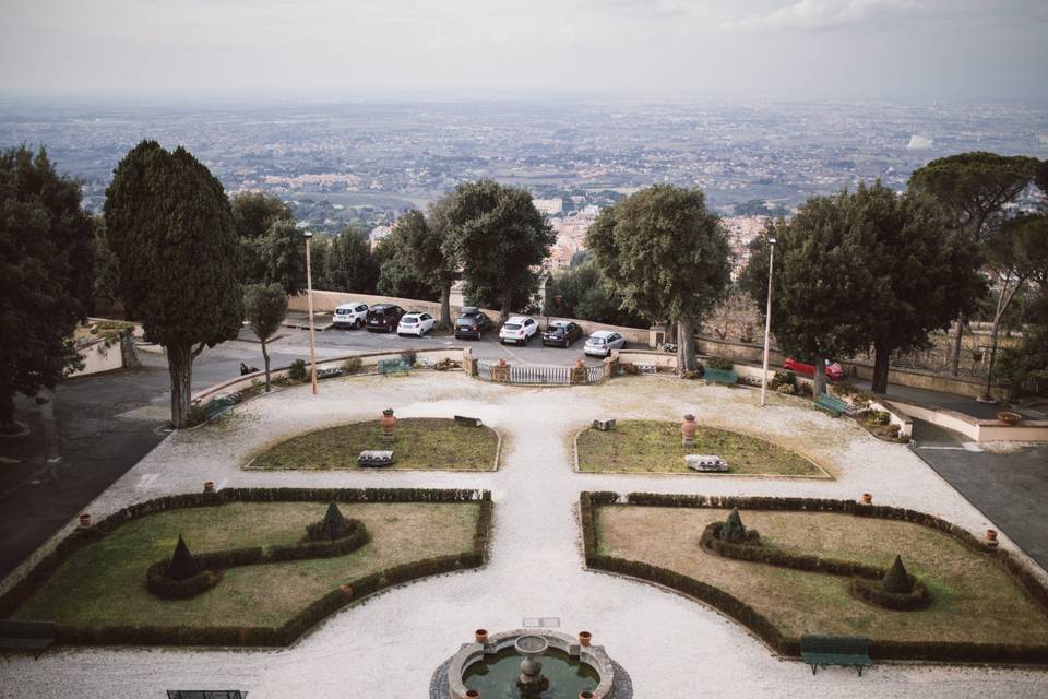 Il Piazzale Esterno alla Villa