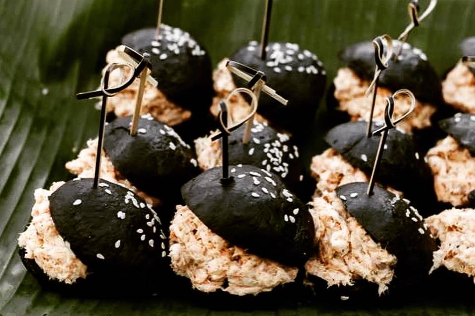 Sliders al Pulled Salmon